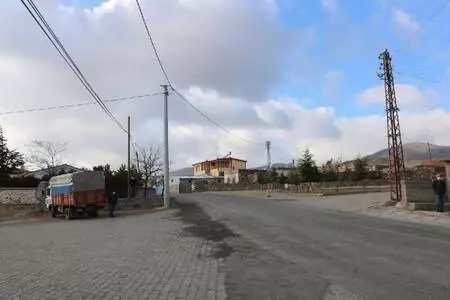 Nevşehir'de aynı aileden koronavirüs nedeniyle ölenlerin sayısı 4'e yükseldi Nevşehir'de aynı aileden koronavirüs nedeniyle ölenlerin sayısı 4'e yükseldi