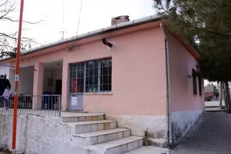 Nevşehir'de aynı aileden koronavirüs nedeniyle ölenlerin sayısı 4'e yükseldi Nevşehir'de aynı aileden koronavirüs nedeniyle ölenlerin sayısı 4'e yükseldi