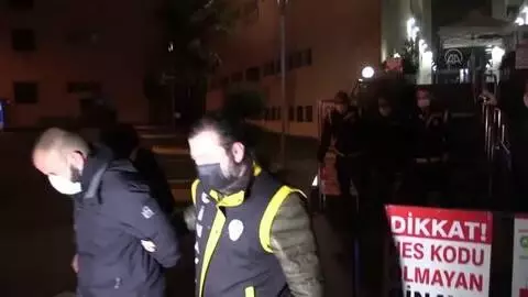 Son dakika haber | Sahte içki kaynaklı ölümlere ilişkin 2 kişi tutuklandı Son dakika haber | Sahte içki kaynaklı ölümlere ilişkin 2 kişi tutuklandı