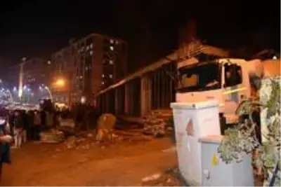 Son dakika gündem: Şırnak'ta hazır beton pompa vinci devrildi: 1 ölü Son dakika gündem: Şırnak'ta hazır beton pompa vinci devrildi: 1 ölü