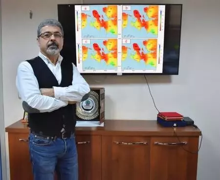 Sözbilir: İzmir'de yıkıcı bir deprem olma olasılığı yüksek, hazırlıklı olunmalı Sözbilir: İzmir'de yıkıcı bir deprem olma olasılığı yüksek, hazırlıklı olunmalı