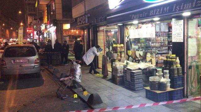 Tıraş olan adamı vurmak için berbere kurşun yağdırdılar: 1 yaralı Tıraş olan adamı vurmak için berbere kurşun yağdırdılar: 1 yaralı