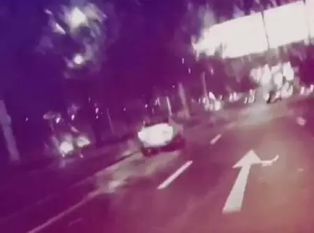 Trafikte makas atan maganda 3 ayrı kazaya sebep oldu Trafikte makas atan maganda 3 ayrı kazaya sebep oldu