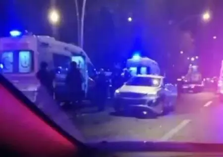 Trafikte makas atan maganda 3 ayrı kazaya sebep oldu Trafikte makas atan maganda 3 ayrı kazaya sebep oldu