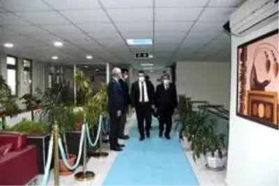 TÜBİTAK Başkanı Prof. Dr. Hasan Mandal ADYÜ'deki bilimsel çalışmaları inceledi TÜBİTAK Başkanı Prof. Dr. Hasan Mandal ADYÜ'deki bilimsel çalışmaları inceledi