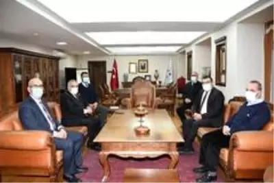 TÜBİTAK Başkanı Prof. Dr. Hasan Mandal ADYÜ'deki bilimsel çalışmaları inceledi TÜBİTAK Başkanı Prof. Dr. Hasan Mandal ADYÜ'deki bilimsel çalışmaları inceledi