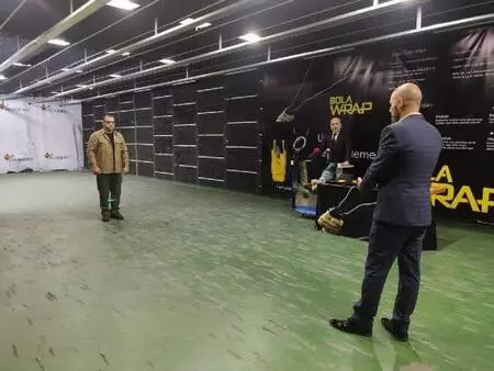 Uzaktan kelepçeleme cihazı Türkiye'de; 8 metre mesafeden hedefi etkisiz hale getiriyor