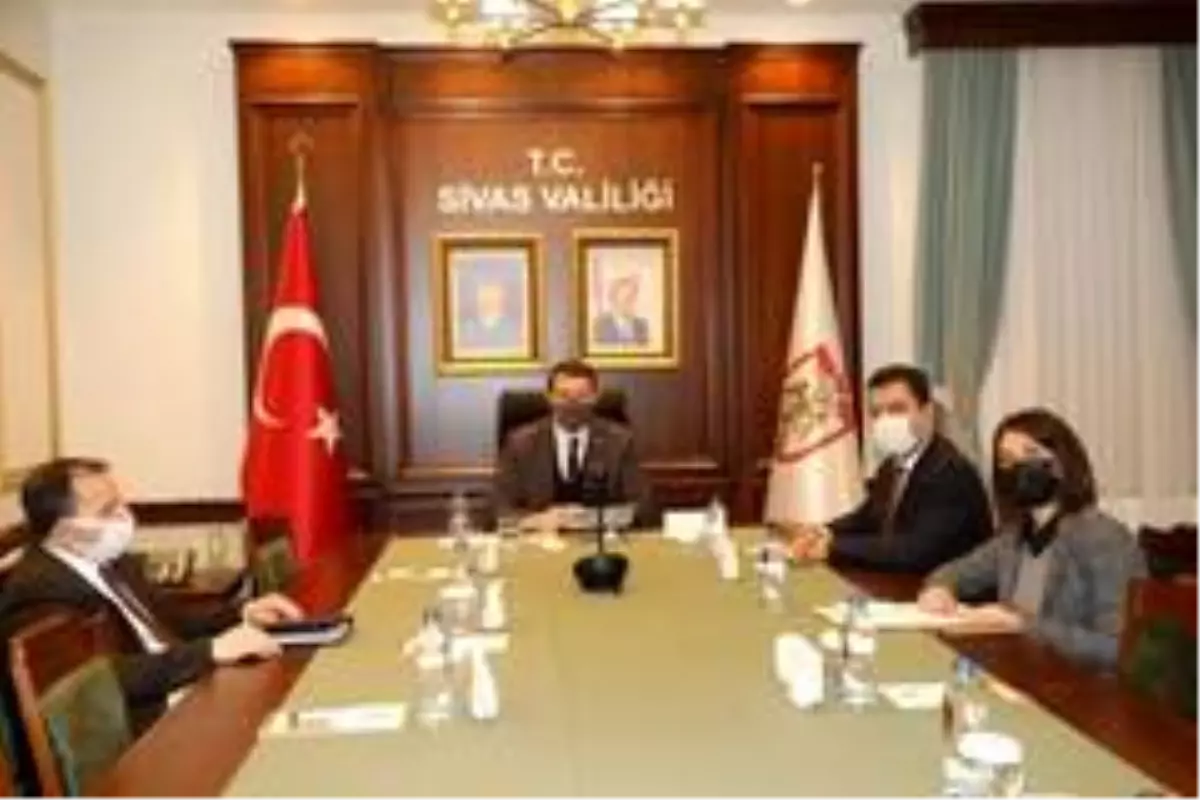 Vali Ayhan, müdürlerin taleplerini dinledi