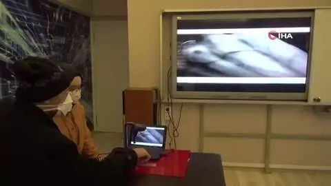Babasını hastalığına çare ararken büyük bir buluşa imza attı Babasını hastalığına çare ararken büyük bir buluşa imza attı