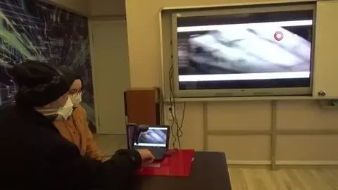 Babasını hastalığına çare ararken büyük bir buluşa imza attı Babasını hastalığına çare ararken büyük bir buluşa imza attı