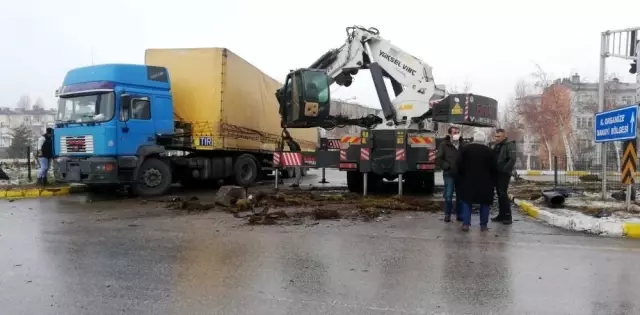 Son dakika haberi! - Yoldaki buzlanma trafik kazasına neden oldu