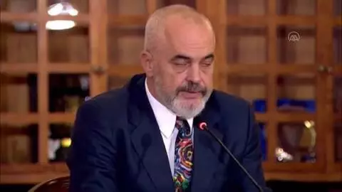 Arnavutluk Başbakanı Rama'dan Türkiye'nin Kovid-19'la mücadelesine övgü Arnavutluk Başbakanı Rama'dan Türkiye'nin Kovid-19'la mücadelesine övgü