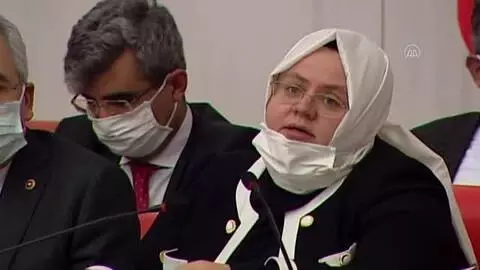 Bakan Selçuk: 'Kovid tedavilerinin ücretsiz olması için aktardığımız kaynak 4,5 milyar liraya yaklaştı' Bakan Selçuk: 'Kovid tedavilerinin ücretsiz olması için aktardığımız kaynak 4,5 milyar liraya yaklaştı'