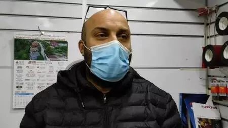 Beyoğlu'nda esnafın kapkaççıyı yakalama anı kamerada Beyoğlu'nda esnafın kapkaççıyı yakalama anı kamerada