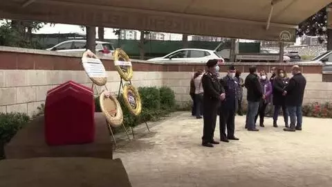 Eski Sağlık Bakanı Kaya Kılıçturgay'ın cenazesi toprağa verildi Eski Sağlık Bakanı Kaya Kılıçturgay'ın cenazesi toprağa verildi
