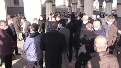 GAZİANTEP - Hayatını kaybeden Eğitim Bir-Sen Genel Başkan Yardımcısı Mithat Sevin toprağa verildi GAZİANTEP - Hayatını kaybeden Eğitim Bir-Sen Genel Başkan Yardımcısı Mithat Sevin toprağa verildi