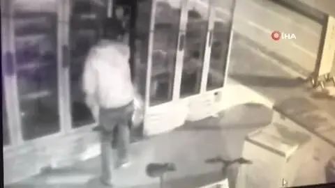 Hırsızın enerji içeceği aşkı, market sahibini isyan ettirdi Hırsızın enerji içeceği aşkı, market sahibini isyan ettirdi