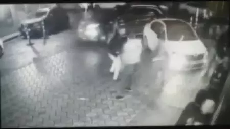 Kağıthane'deki kavga sonrası hastane önündekilerin arasına cip ile daldı Kağıthane'deki kavga sonrası hastane önündekilerin arasına cip ile daldı