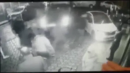 Kağıthane'deki kavga sonrası hastane önündekilerin arasına cip ile daldı Kağıthane'deki kavga sonrası hastane önündekilerin arasına cip ile daldı