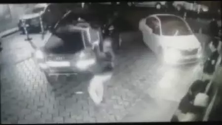 Kağıthane'deki kavga sonrası hastane önündekilerin arasına cip ile daldı Kağıthane'deki kavga sonrası hastane önündekilerin arasına cip ile daldı