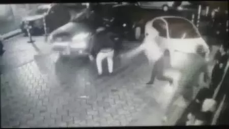 Kağıthane'deki kavga sonrası hastane önündekilerin arasına cip ile daldı Kağıthane'deki kavga sonrası hastane önündekilerin arasına cip ile daldı