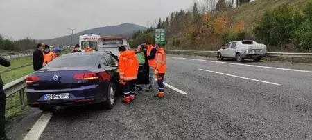 Kamyonete çarpan otomobilin sürücüsü yaralandı Kamyonete çarpan otomobilin sürücüsü yaralandı