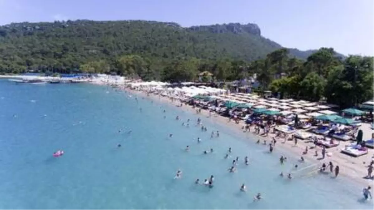 Kemer, pandemi döneminde 1 milyon 100 bin turist ağırladı