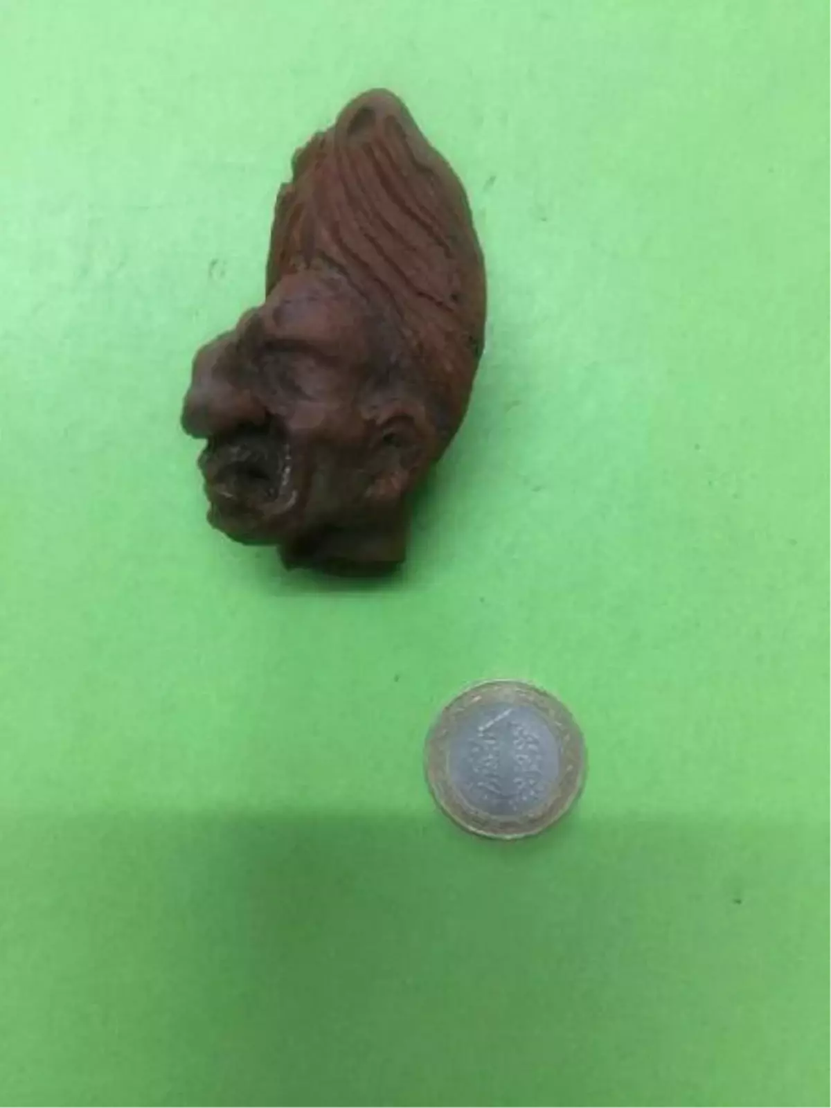 Konuralp kazılarında toprak figür bulundu