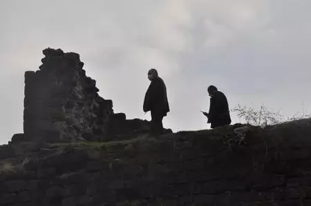 Koronavirüs ve düşme riskine rağmen surlarda fotoğraf çekiyorlar