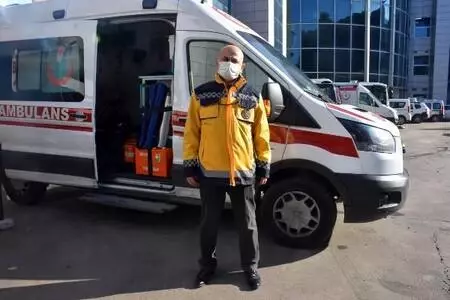 Koronavirüsü yenen doktordan 'maske' çağrısı Koronavirüsü yenen doktordan 'maske' çağrısı