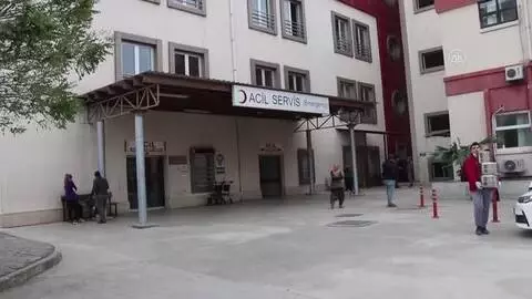 Kovid-19'u yenen 83 yaşındaki kadın alkışlarla taburcu edildi Kovid-19'u yenen 83 yaşındaki kadın alkışlarla taburcu edildi