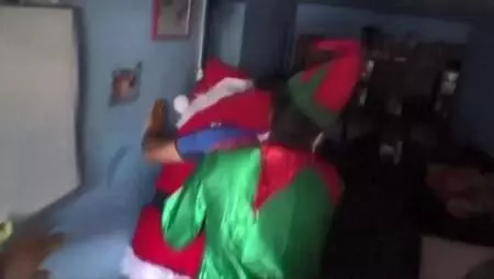 Peru'da uyuşturucu satıcısına Noel Babalı operasyon Peru'da uyuşturucu satıcısına Noel Babalı operasyon