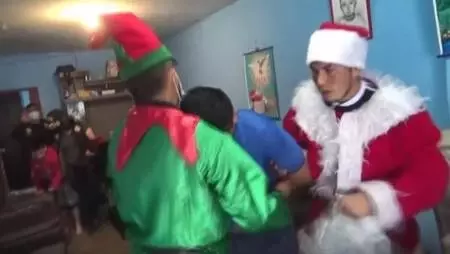 Peru'da uyuşturucu satıcısına Noel Babalı operasyon Peru'da uyuşturucu satıcısına Noel Babalı operasyon