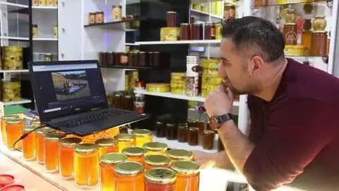 Pervarili bal üreticileri AA'nın 'Yılın Fotoğrafları' oylamasına katıldı Pervarili bal üreticileri AA'nın 'Yılın Fotoğrafları' oylamasına katıldı
