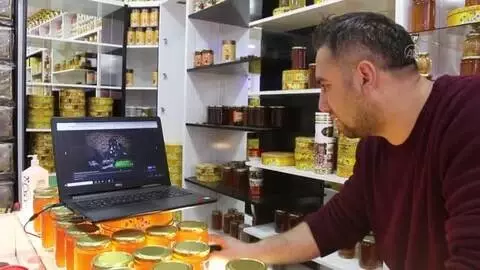 Pervarili bal üreticileri AA'nın 'Yılın Fotoğrafları' oylamasına katıldı