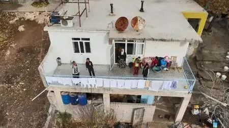 Polis, kısıtlamada acil ilaçları dronla ulaştırdı Polis, kısıtlamada acil ilaçları dronla ulaştırdı
