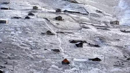 Zigana Dağı'nda kar başladı, seyirlik manzara oluştu Zigana Dağı'nda kar başladı, seyirlik manzara oluştu