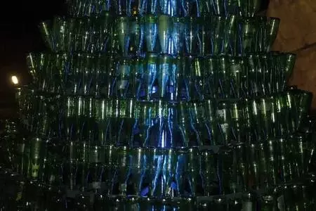 1250 soda şişesinden noel ağacı 1250 soda şişesinden noel ağacı