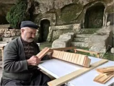 30 yıldır mağarada yaşıyor 30 yıldır mağarada yaşıyor