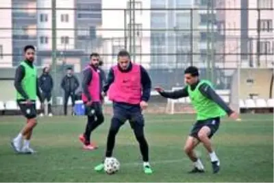 Amedspor ve Diyarbekirspor'un yoğun maç programı Amedspor ve Diyarbekirspor'un yoğun maç programı