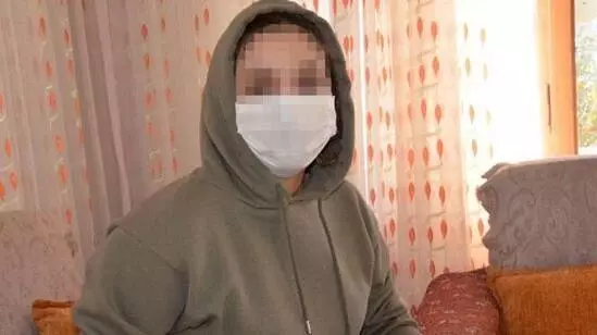 Antalya'da iğrenç olay! 18 yaşındaki genç kız, sınıf öğretmeninin tacizine uğradı Antalya'da iğrenç olay! 18 yaşındaki genç kız, sınıf öğretmeninin tacizine uğradı