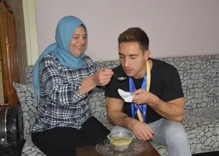 Avrupa şampiyonunu ameliyat eden Prof. Dr. Demirtaş'tan paça çorbası için uyarılar Avrupa şampiyonunu ameliyat eden Prof. Dr. Demirtaş'tan paça çorbası için uyarılar