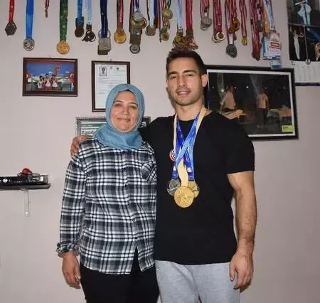 Avrupa şampiyonunu ameliyat eden Prof. Dr. Demirtaş'tan paça çorbası için uyarılar Avrupa şampiyonunu ameliyat eden Prof. Dr. Demirtaş'tan paça çorbası için uyarılar