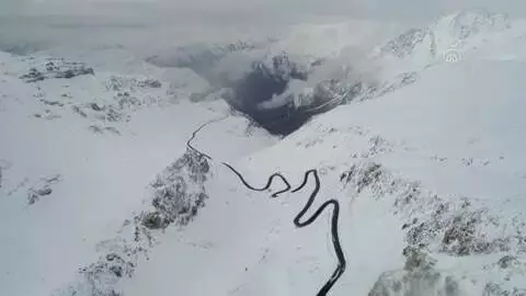 Son Dakika | Çığda 42 kişinin hayatını kaybettiği Bahçesaray yolu en küçük riskte kapatılacak Son Dakika | Çığda 42 kişinin hayatını kaybettiği Bahçesaray yolu en küçük riskte kapatılacak