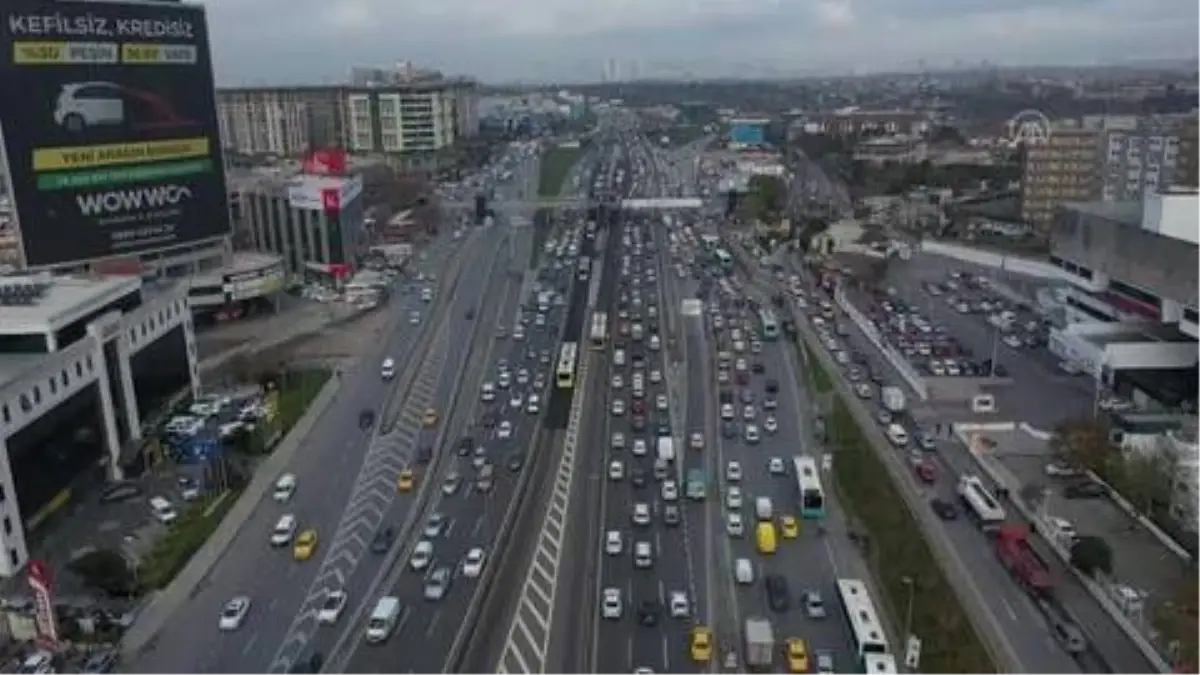 İstanbul'da sokağa çıkma kısıtlaması öncesi hareketlilik