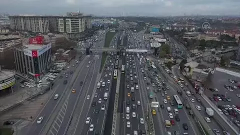 İstanbul'da sokağa çıkma kısıtlaması öncesi hareketlilik