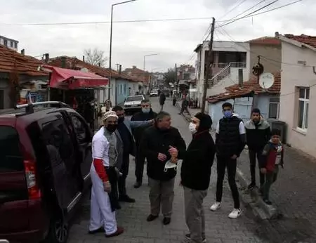 Düzenledikleri kampanyayla karantinadakilere yemek dağıtıyorlar