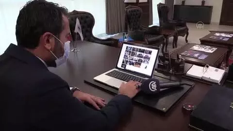 Elazığ Belediye Başkanı Şerifoğulları, AA'nın 'Yılın Fotoğrafları' oylamasına katıldı Elazığ Belediye Başkanı Şerifoğulları, AA'nın 'Yılın Fotoğrafları' oylamasına katıldı