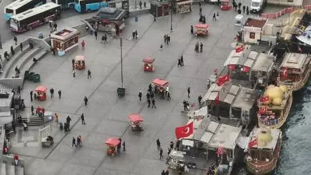 Eminönü ve çevresindeki yoğunluk havadan görüntülendi Eminönü ve çevresindeki yoğunluk havadan görüntülendi