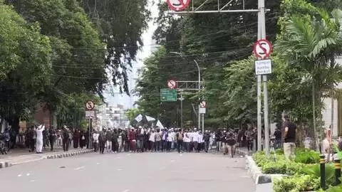 Endonezya'da 6 FPI üyesinin öldürülmesi protesto edildi Endonezya'da 6 FPI üyesinin öldürülmesi protesto edildi